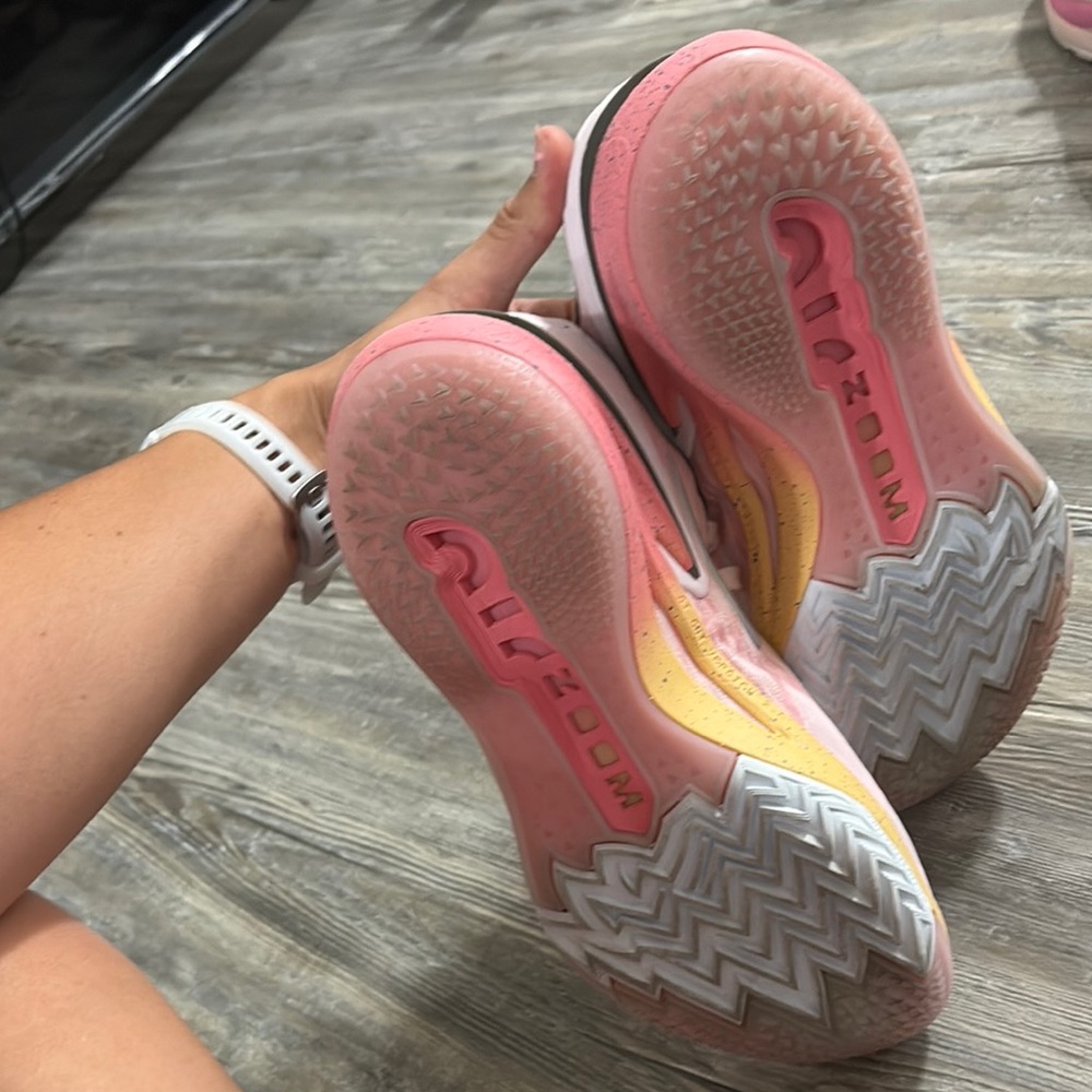 Stylish Pink Women's Shoes - Picture 5 of 5